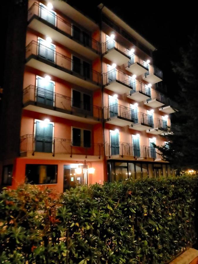 Hotel B&B Des Bains Milano Marittima Ngoại thất bức ảnh