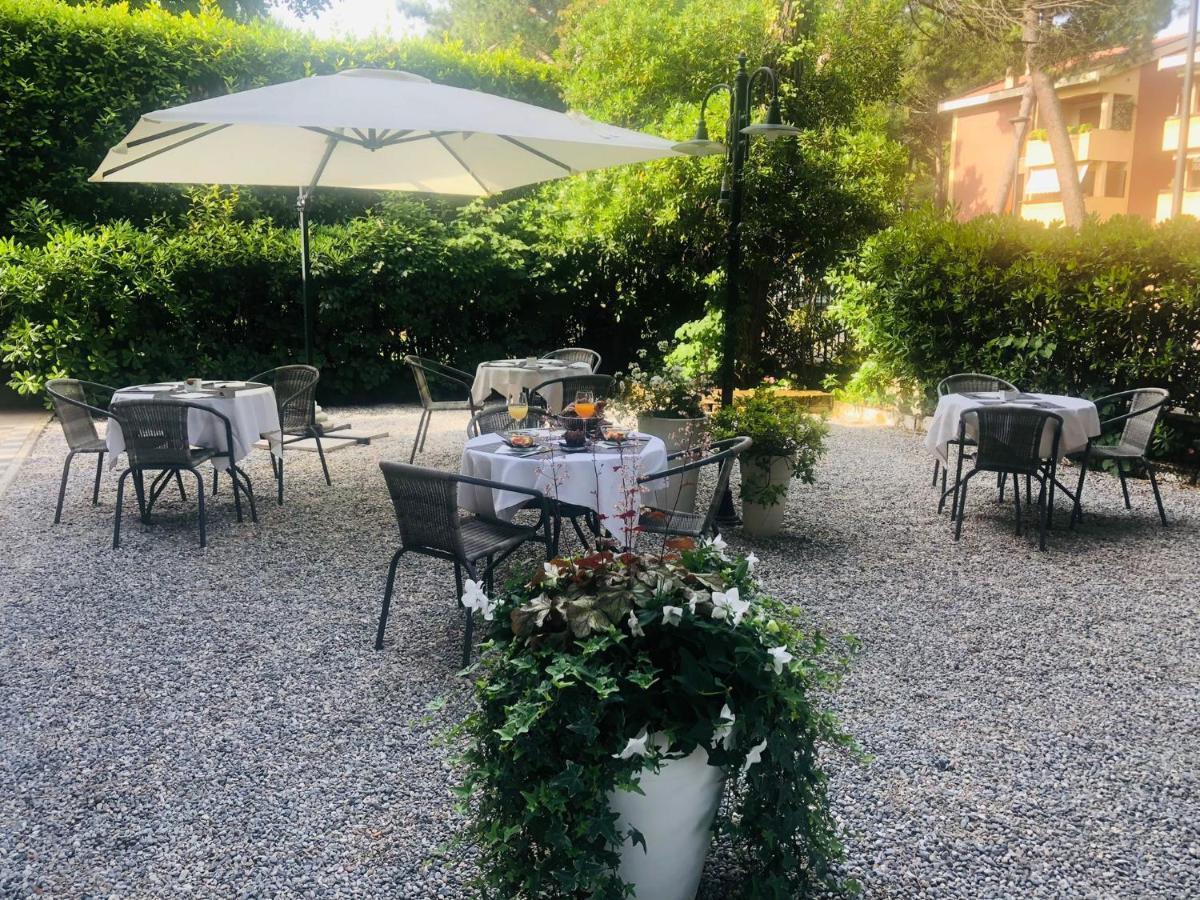 Hotel B&B Des Bains Milano Marittima Ngoại thất bức ảnh