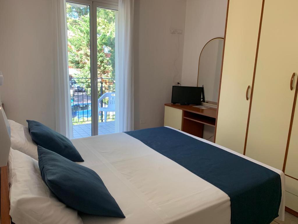 Hotel B&B Des Bains Milano Marittima Ngoại thất bức ảnh